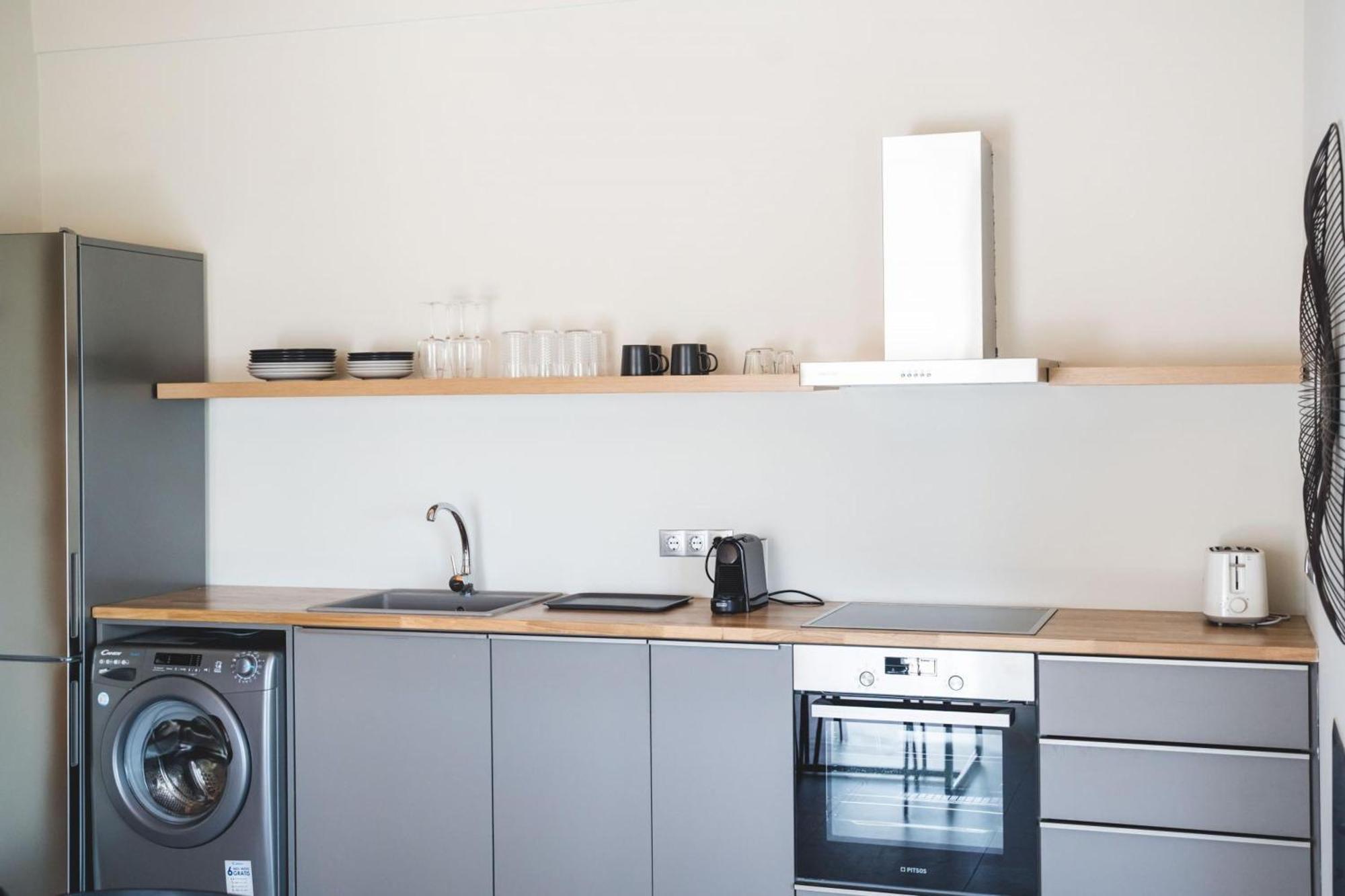 Blue Symphony Suites Apartments ニキアナ エクステリア 写真