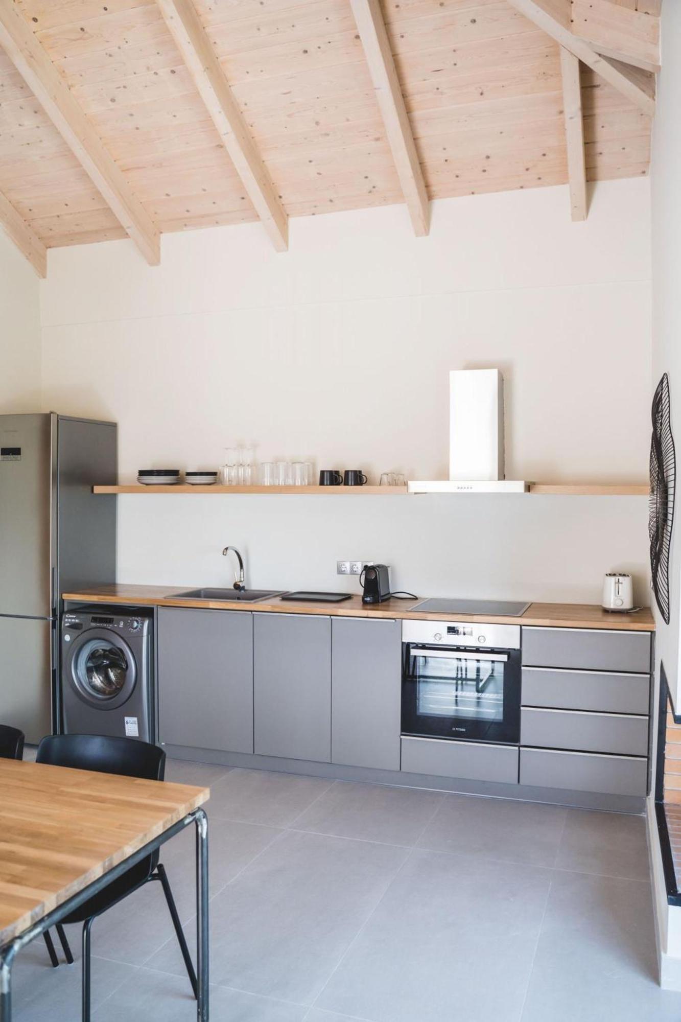 Blue Symphony Suites Apartments ニキアナ エクステリア 写真