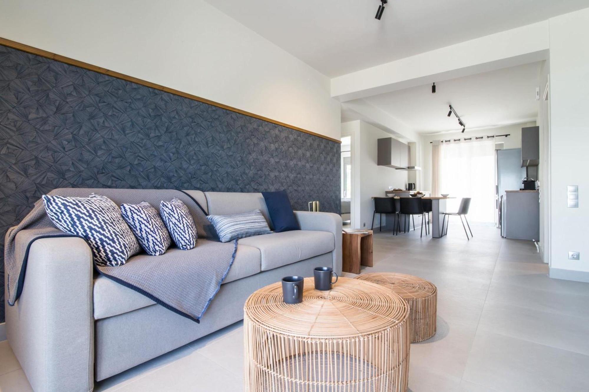 Blue Symphony Suites Apartments ニキアナ エクステリア 写真