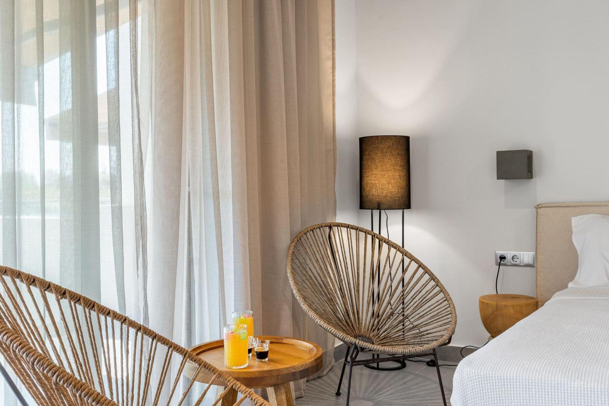 Blue Symphony Suites Apartments ニキアナ エクステリア 写真