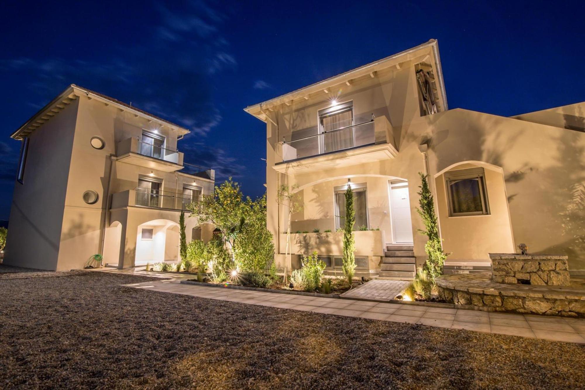 Blue Symphony Suites Apartments ニキアナ エクステリア 写真
